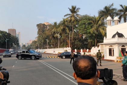 প্রধানমন্ত্রীর নেতৃত্বে আওয়ামী লীগের প্রতিনিধি দল বঙ্গভবনে