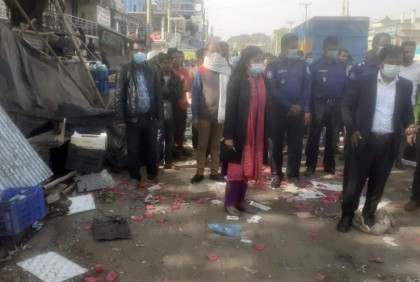 ফুলপুরে রোডস অ্যান্ড হাইওয়ের উচ্ছেদ অভিযান