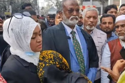 তৈমূরকে কোর্ট চত্বরে পেয়ে গ্রেফতারকৃত কর্মী-সমর্থকের স্বজনদের আহাজারি
