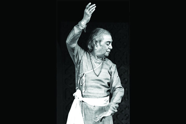 বিদায় কত্থকের মহারাজা...