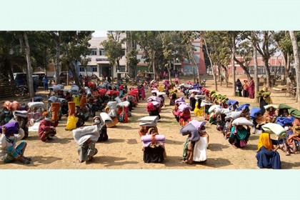 'শীতের মধ্যে কম্বলডা পাইয়া অহনা গুমাইয়া শান্তি পামু'