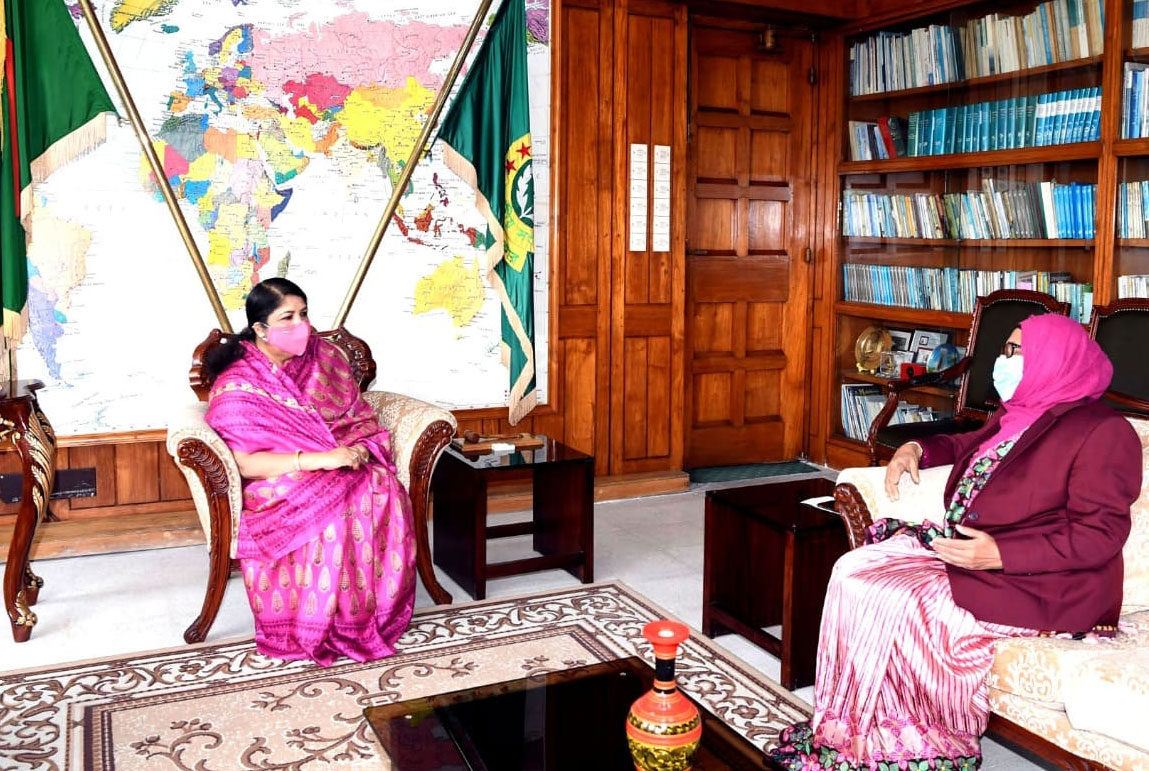 পিতা-মাতার পরিচয়ের মাধ্যমেই নাগরিক সুবিধা
লাভের জটিলতা নিরসন হবে: স্পিকার