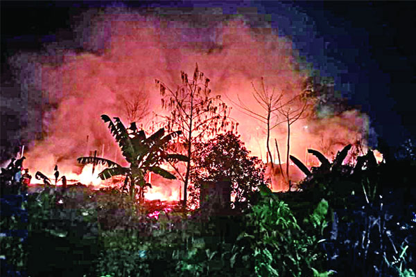 রোহিঙ্গা ক্যাম্পে আবারও আগুনে পুড়ল ২৯ শেল্টার