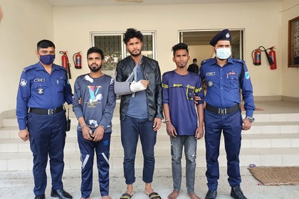 সিদ্ধিরগঞ্জে সেনা সদস্য হত্যার ঘটনায় ৩ ছিনতাইকারী গ্রেফতার 