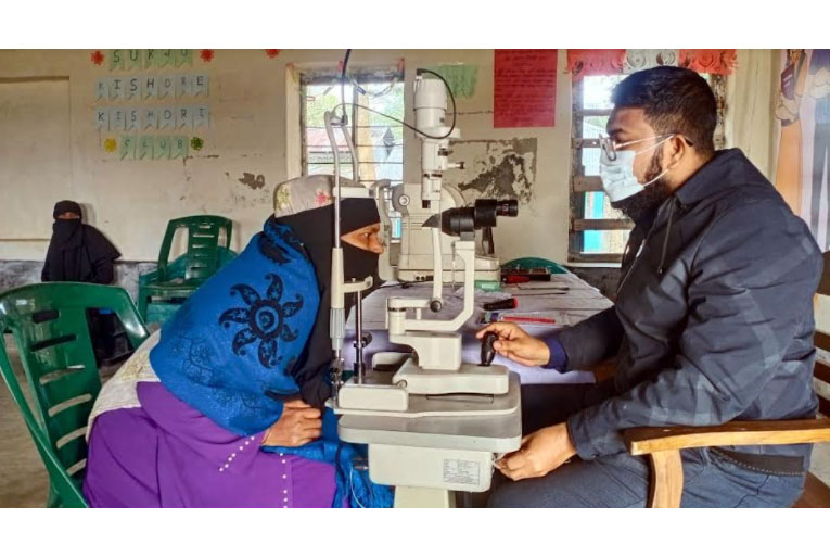 
কলাপাড়ায় সুবিধা বঞ্চিতরা পেল চক্ষু চিকিৎসা সেবা