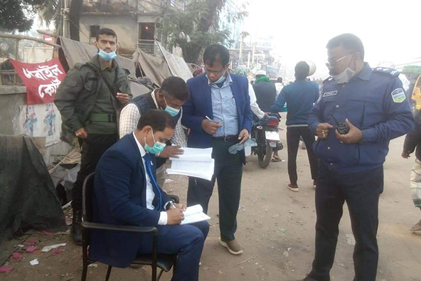 ফুলপুরে ভ্রাম্যমাণ আদালতে ৮ জনকে ৩৭ হাজার টাকা জরিমানা