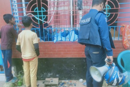 সিরাজদিখানে দু'পক্ষের সংঘর্ষ, লুটপাট 