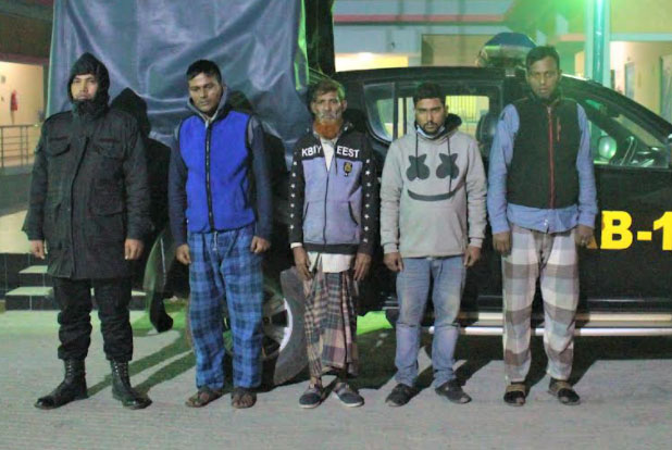 সিরাজগঞ্জে র‌্যাবের অভিযানে
মাদকসহ ৭ জন আটক