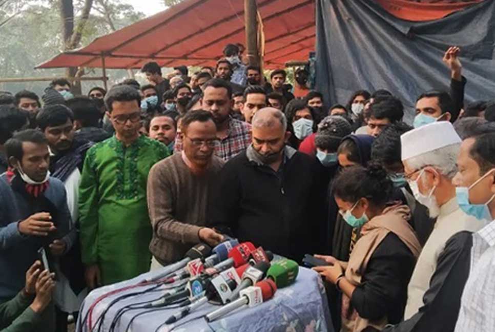 আন্দোলন অব্যাহত রেখে শিক্ষামন্ত্রীর সঙ্গে আলোচনায় যাচ্ছেন শাবি শিক্ষার্থীরা

