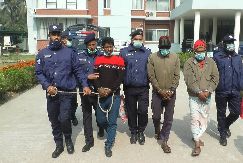 বরিশালে স্ত্রী হত্যায় গ্রেফতার স্বামীসহ তিনজন কারাগারে 
