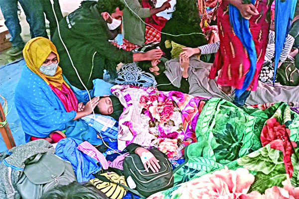 শিক্ষকদের প্রস্তাবে শিক্ষার্থীদের না