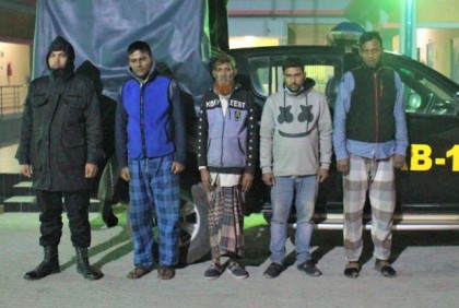 সিরাজগঞ্জে র‌্যাবের অভিযানে
মাদকসহ ৭ জন আটক