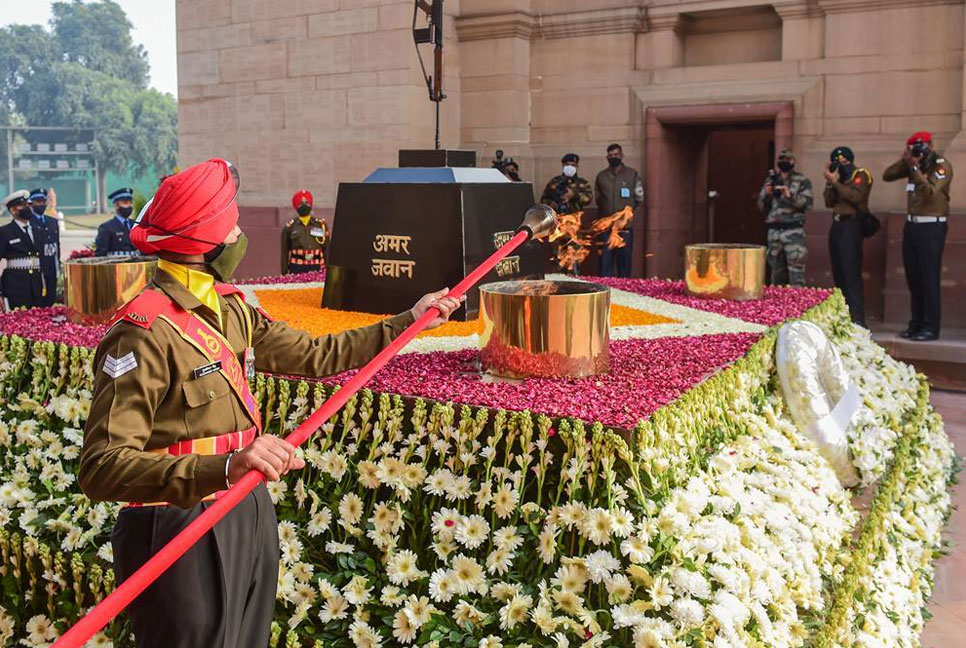 নিভে গেলো ইন্দিরা গান্ধীর তৈরি ‘অমর জওয়ান জ্যোতি’