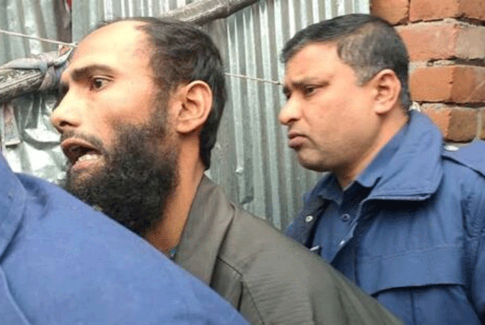স্ত্রী-সন্তানকে হত্যার অভিযোগে ব্যবসায়ী আটক 