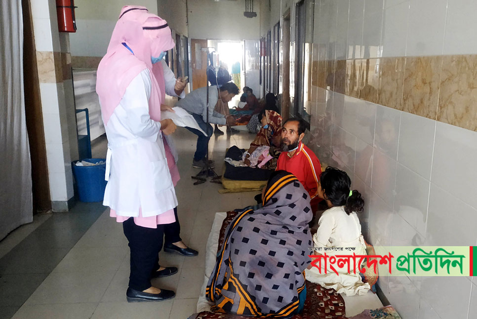নওগাঁয় বাড়ছে ডায়রিয়া নিউমোনিয়া রোগীর সংখ্যা, হাসপাতালে বেড নেই