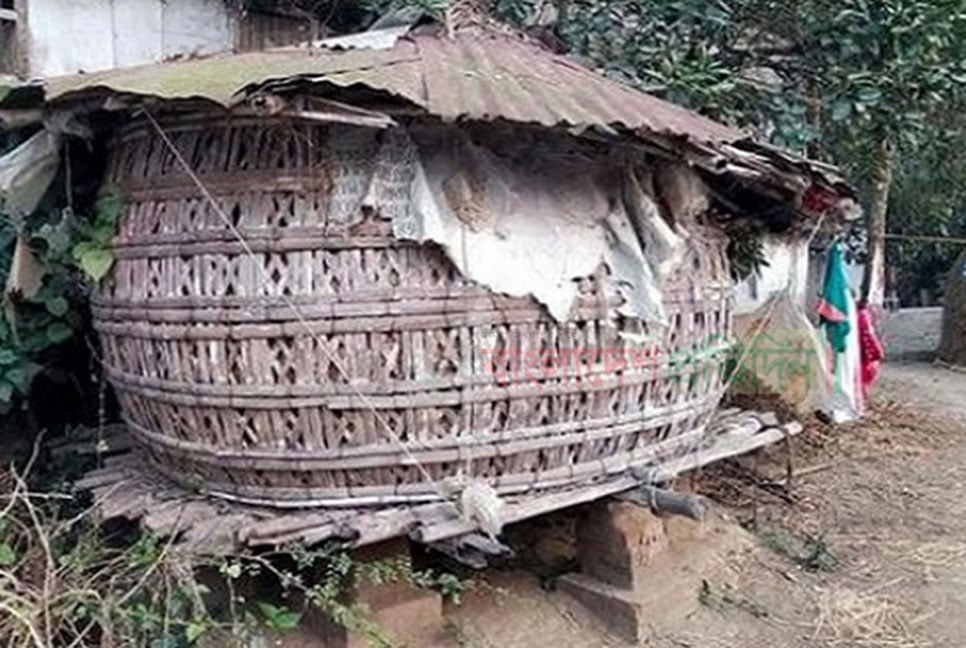 বিলুপ্তির পথে ধান রাখার গোলা ঘর