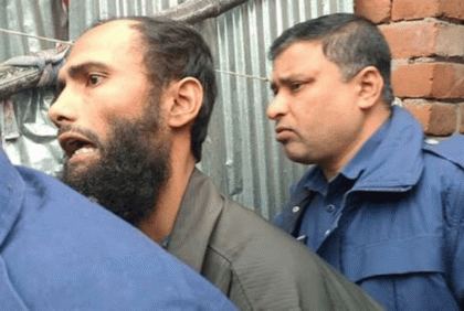স্ত্রী-সন্তানকে হত্যার অভিযোগে ব্যবসায়ী আটক 