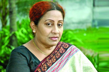 ‘নোট দিয়ে ভোট কেনা’ গান নিয়ে এবার মুখ খুললেন আনোয়ারা