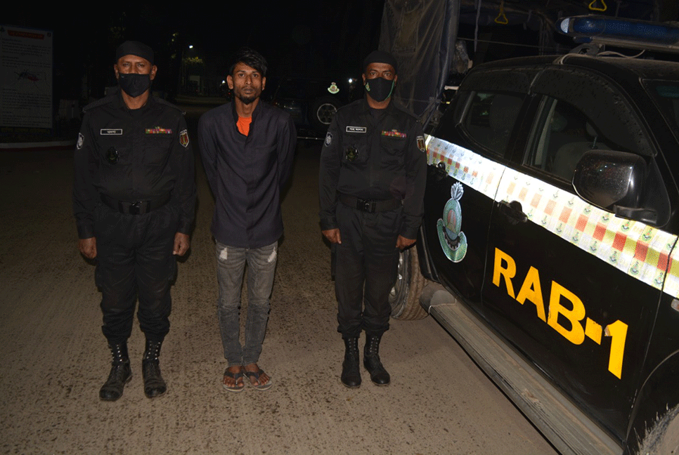 গাজীপুরে ইয়াবাসহ মাদক ব্যবসায়ী গ্রেফতার