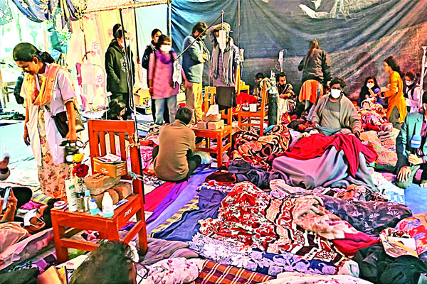 অবরুদ্ধ উপাচার্য, বিচ্ছিন্ন বিদ্যুৎ সংযোগ