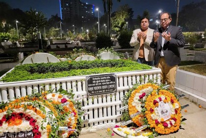 কোকোর কবর জিয়ারত করলেন বিএনপির দুই এমপি 

