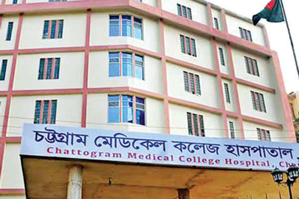 চট্টগ্রামে টিকার সনদ নিয়ে ভোগান্তি