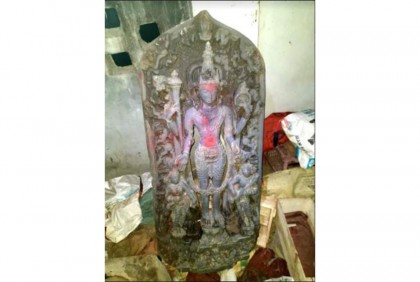 নওগাঁয় ৫০ কোটি টাকার মূল্যের কষ্টি পাথরের মূর্তি উদ্ধার