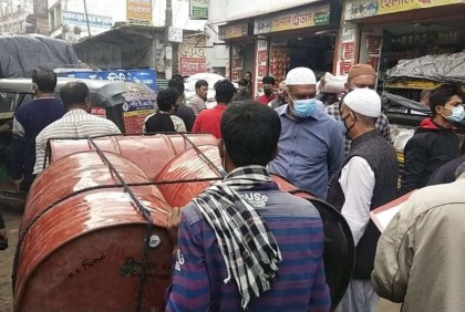 ফেনীতে অবৈধ মিথানলসহ ব্যবসায়ী গ্রেফতার