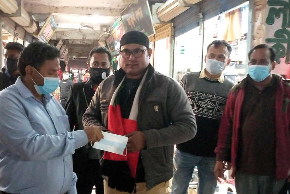 স্বাস্থ্যবিধি না মানায় কলাপাড়ায় ২১ পথচারীকে জরিমানা