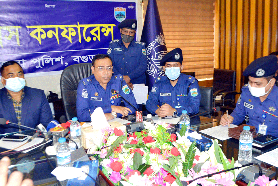 বগুড়ায় ভ্যান চালক হত্যায় নারীসহ গ্রেফতার ৪