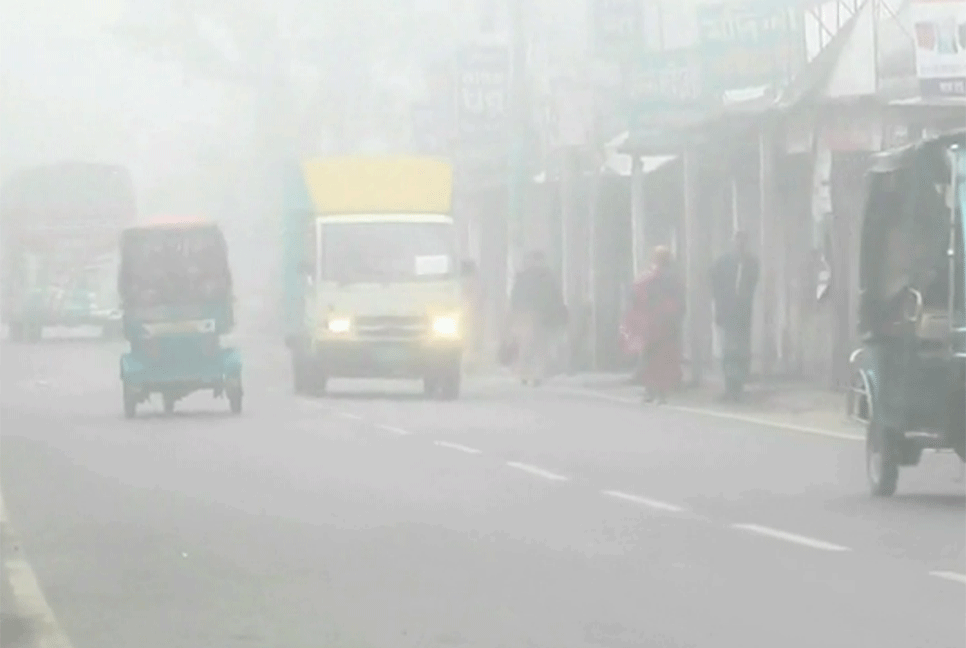 কুড়িগ্রামে ঘন কুয়াশায় বিপর্যস্ত জনজীবন 