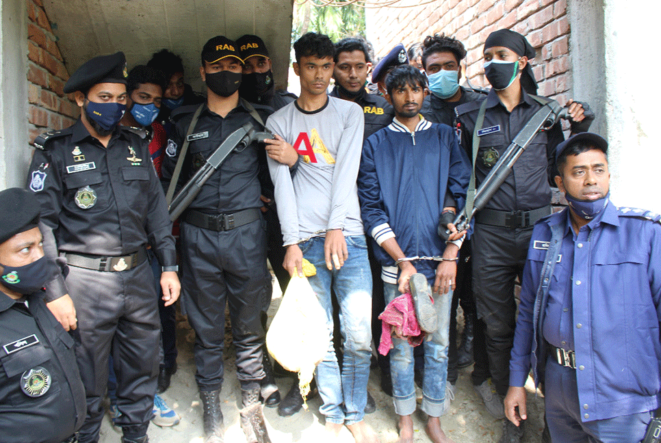 নারীর মস্তক উদ্ধার, আটক ২