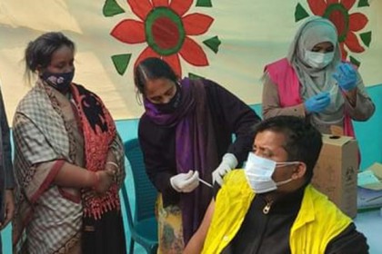 নারায়ণগঞ্জে ভ্রাম্যমাণ টিকাদান কার্যক্রম শুরু