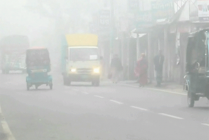 কুড়িগ্রামে ঘন কুয়াশায় বিপর্যস্ত জনজীবন 
