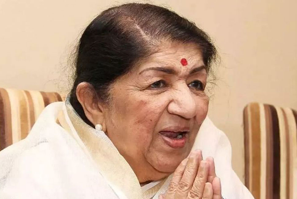 খুলে দেওয়া হলো ভেন্টিলেশন, সুস্থ হয়ে উঠছেন লতা মঙ্গেশকর