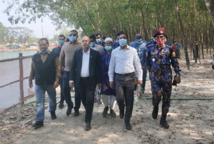 রোহিঙ্গা ক্যাম্প পরিদর্শনে দুর্যোগ ব্যবস্থাপনা ও ত্রাণ প্রতিমন্ত্রী