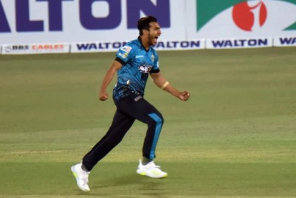 বিপিএলের অভিষেক ম্যাচেই হ্যাটট্রিক করা কে এই ক্রিকেটার 


