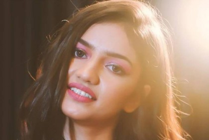 বাবাকে ফোনে যে কথা বলে হোটেলের ষষ্ঠ তলা থেকে ঝাঁপ মডেলের!

