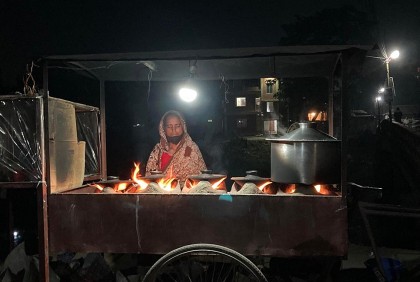 করোনার প্রভাবেও বেঁচে আছেন পিঠা দম্পতি জালাল-মোর্শেদা