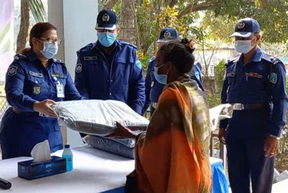 বান্দরবান জেলা পুলিশের উদ্যোগে শীতবস্ত্র বিতরণ