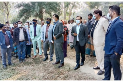 সিংড়ায় উপহারের ঘর পরিদর্শন