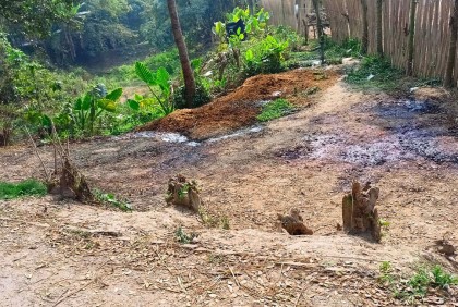 শৈলকুপায় রাস্তার পাশে ময়লা আবর্জনা, ভোগান্তিতে শিক্ষার্থীরা