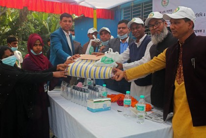 টাঙ্গাইলে এতিমদের মাঝে শিক্ষা ভাতা ও শীতবস্ত্র বিতরণ