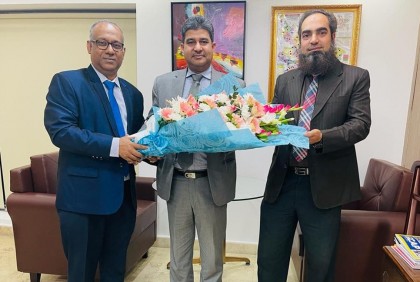 এনআরবিসি ব্যাংকের সিইও গোলাম আওলিয়াকে বসুন্ধরা গ্রুপের শুভেচ্ছা

