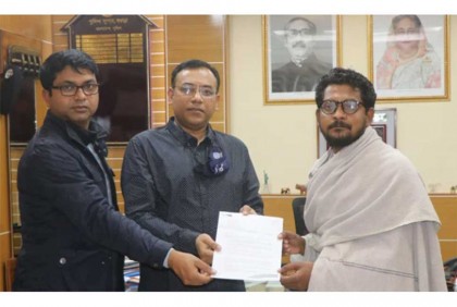 চাকরি পেলেন ‘ভাতের বিনিময়ে পড়াতে চাওয়া’ সেই আলমগীর 