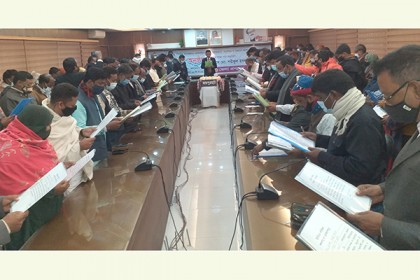 জয়পুরহাট ও পাঁচবিবির ১৪ ইউপির চেয়ারম্যান-মেম্বারদের শপথ 