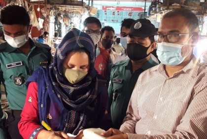 সাইনবোর্ড বাংলায় না লেখায় চার প্রতিষ্ঠানকে চসিকের জরিমানা 
