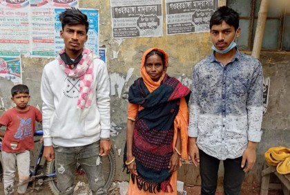 স্থানীয়দের ৯৯৯-এ কলে পথহারা বাকপ্রতিবন্ধী নারী ফিরে পেলেন স্বজনদের

