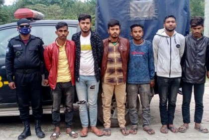 গাজীপুরে গাঁজাসহ ৬ মাদক ব্যবসায়ী গ্রেফতার 