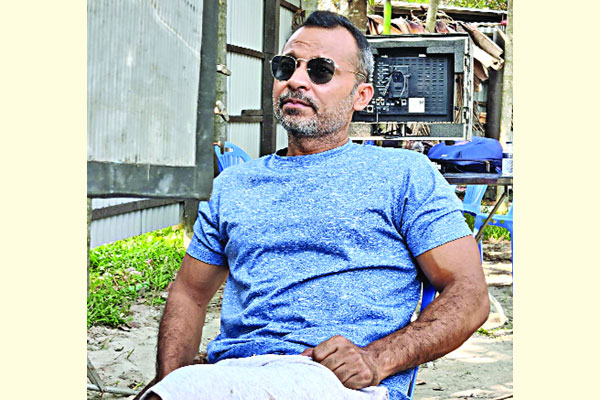 নির্মাণে ব্যস্ত শরাফ আহমেদ জীবন